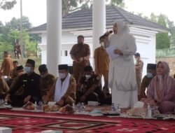 Bupati Muaro Jammbi Sambut Kedatangan Gubernur Jambi  Bersama Rombongan di Kegiatan Tabligh Akbar BKMT