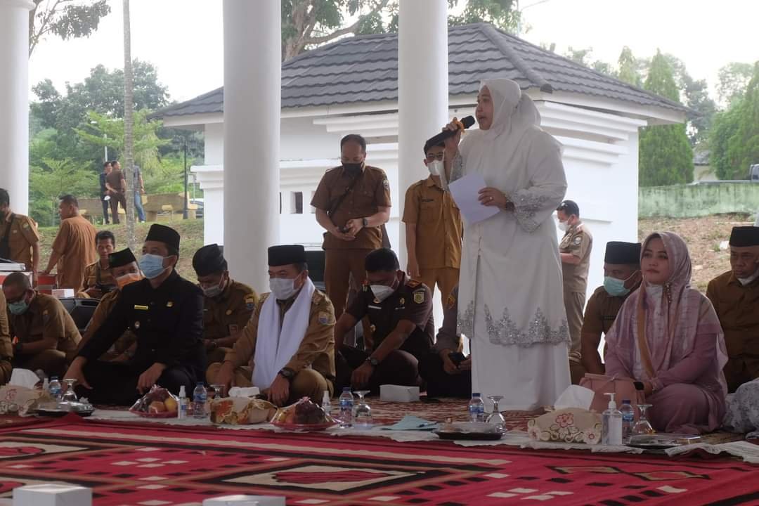 Bupati Muaro Jammbi Sambut Kedatangan Gubernur Jambi Bersama Rombongan di Kegiatan Tabligh Akbar BKMT