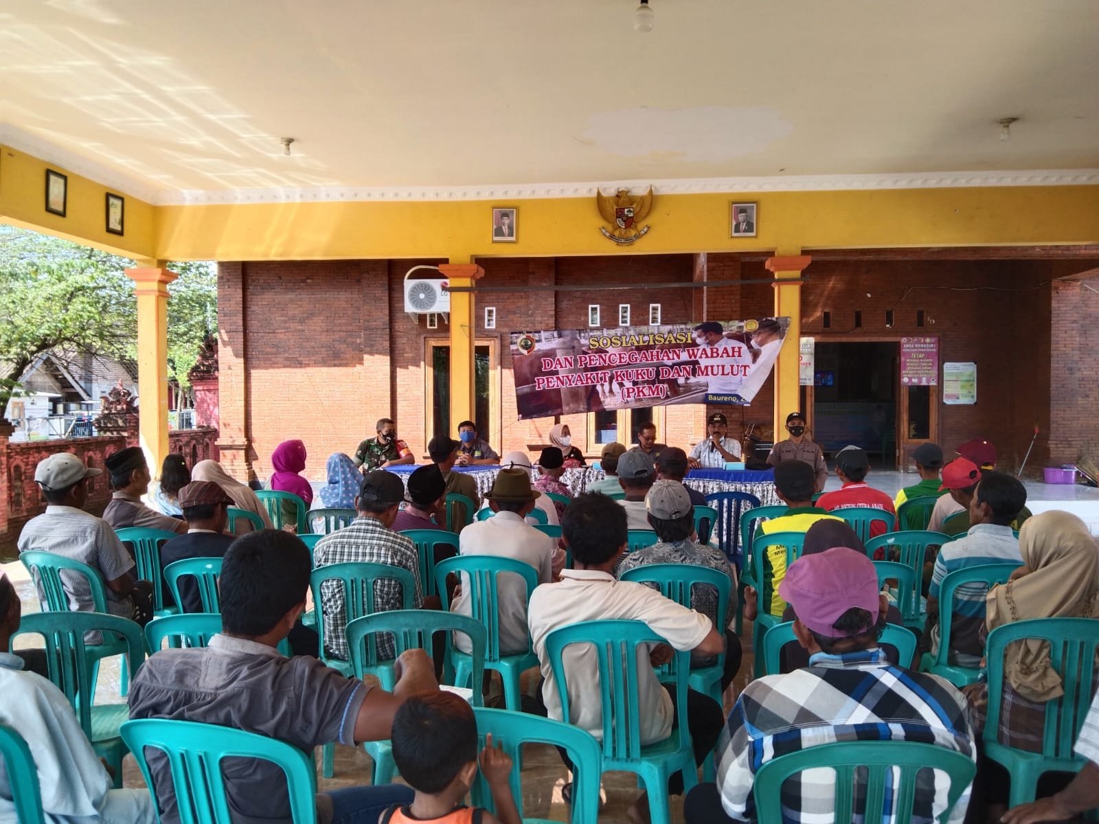 Babinsa Baureno Koramil Jatirejo Gandeng PPL UPT Distan Sosialisasi PMK