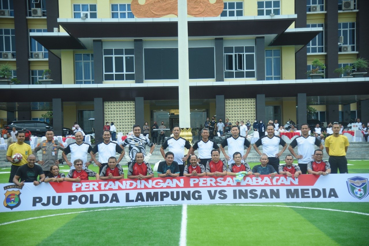 Polda Lampung Libas Insan Pers 3-1 Dalam Pertandingan Persahabatan Mini Soccer