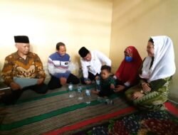 Wabup Subandi Jenguk dan Berikan Bantuan Untuk Balita Tanpa Anus dan Pengidap Down Syndrome