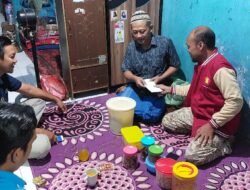 Ketua PAC Prajurit Kulon Partai Gerindra Kota Mojokerto Jenguk Kadernya yang Sakit dan Berikan Tali Asih