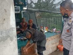 Bina Anak Punk, Kanit Binmas Polsek Pungging Polres Mojokerto Ajak Jaga Kebersihan Diri dan Hati