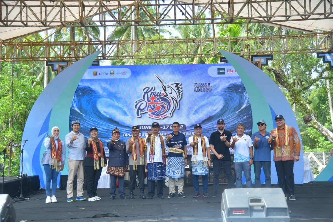 Wakapolda Lampung Hadiri Pembukaan WSL Krui Pro QS 5000 Tahun 2022