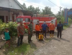 Minimalisir Penyakit Mulut Dan Kuku Babinsa Simongagrok Dampingi BPBD Lakukan Penyemprotan Kandang