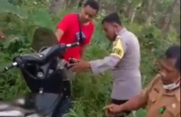 Bhabinkamtibmas Polsek Talang Padang dan Warga Temukan Motor Yang Dicuri Dua Pelaku