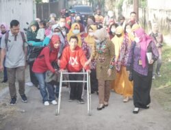Istri Wabup Sidoarjo Memberangkatkan Kegiatan Pengenalan Lingkungan SLB Gedangan