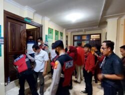 Kasus Pembunuhan Dede Cell, Keluarga Dua Terdakwa Memprotes Vonis Hakim PN Kotaagung