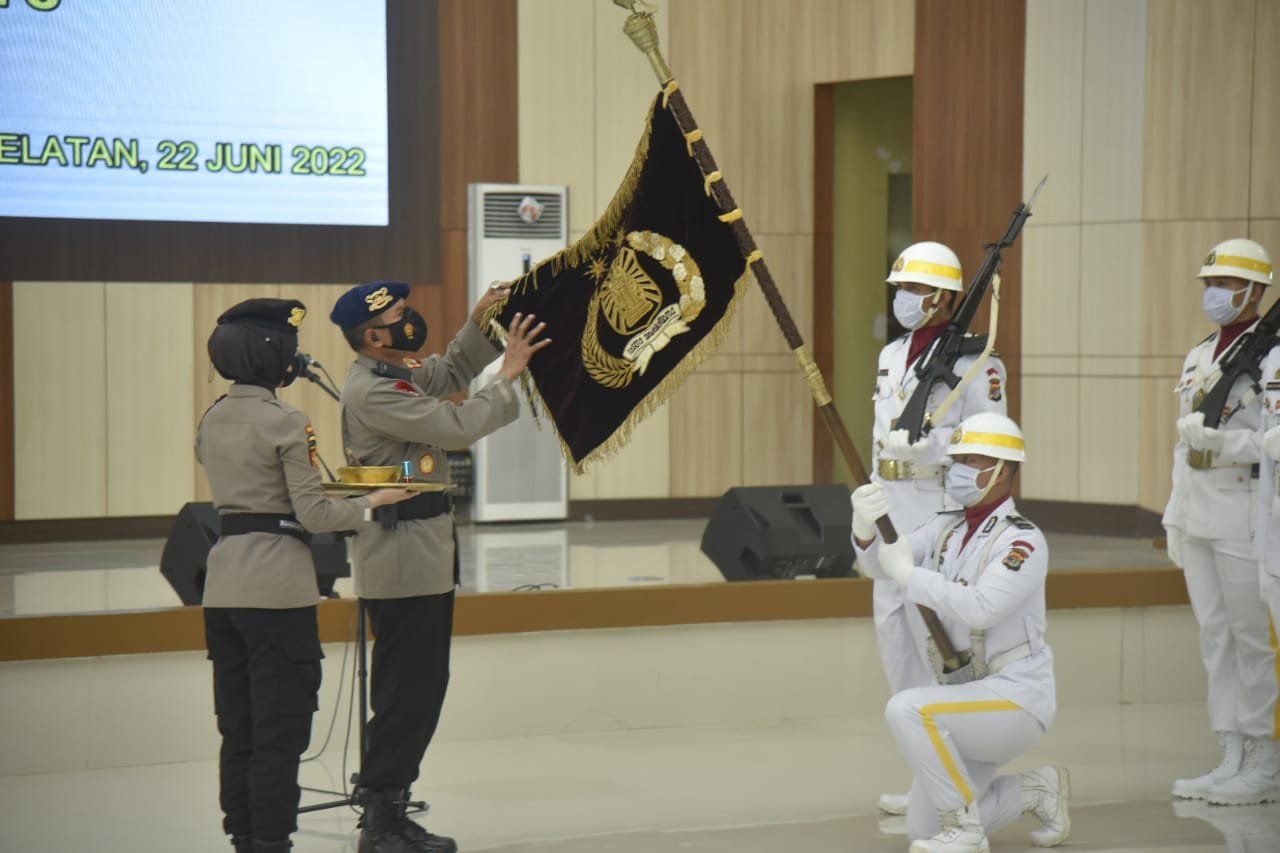 Jelang Hari Bhayangkara ke-76, Polda Lampung Gelar Upacara Pencucian Pataka