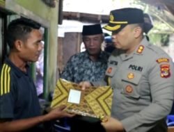 Kapolres Tanggamus Berikan Bantuan dan Tali Asih Kapolda Lampung kepada Satu Keluarga Sakit di Talang Padang