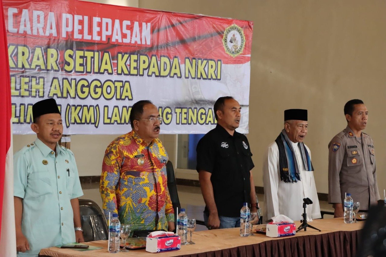 Polres Lampung Tengah Sambut Baik 9 Anggota khilafatul MusliminvBacakan Sumpah Setia Kepada Pancasila NKRI