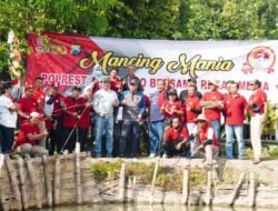 Sambut Hari Bhayangkara ke-76, Polresta Sidoarjo Ajak Rekan Media Mancing Bersama