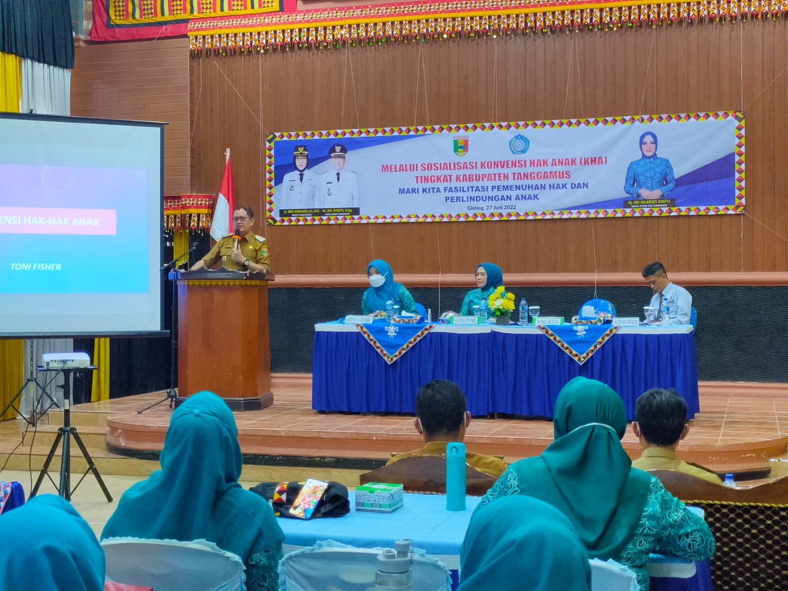 Wakil Bupati Tanggamus AM. Syafi'i, Menghadiri sekaligus Membuka Sosialisasi Konvensi Hak Anak (KHA) Bagi Jajaran Tim Penggerak PKK Se Kabupaten Tanggamus Tahun 2022