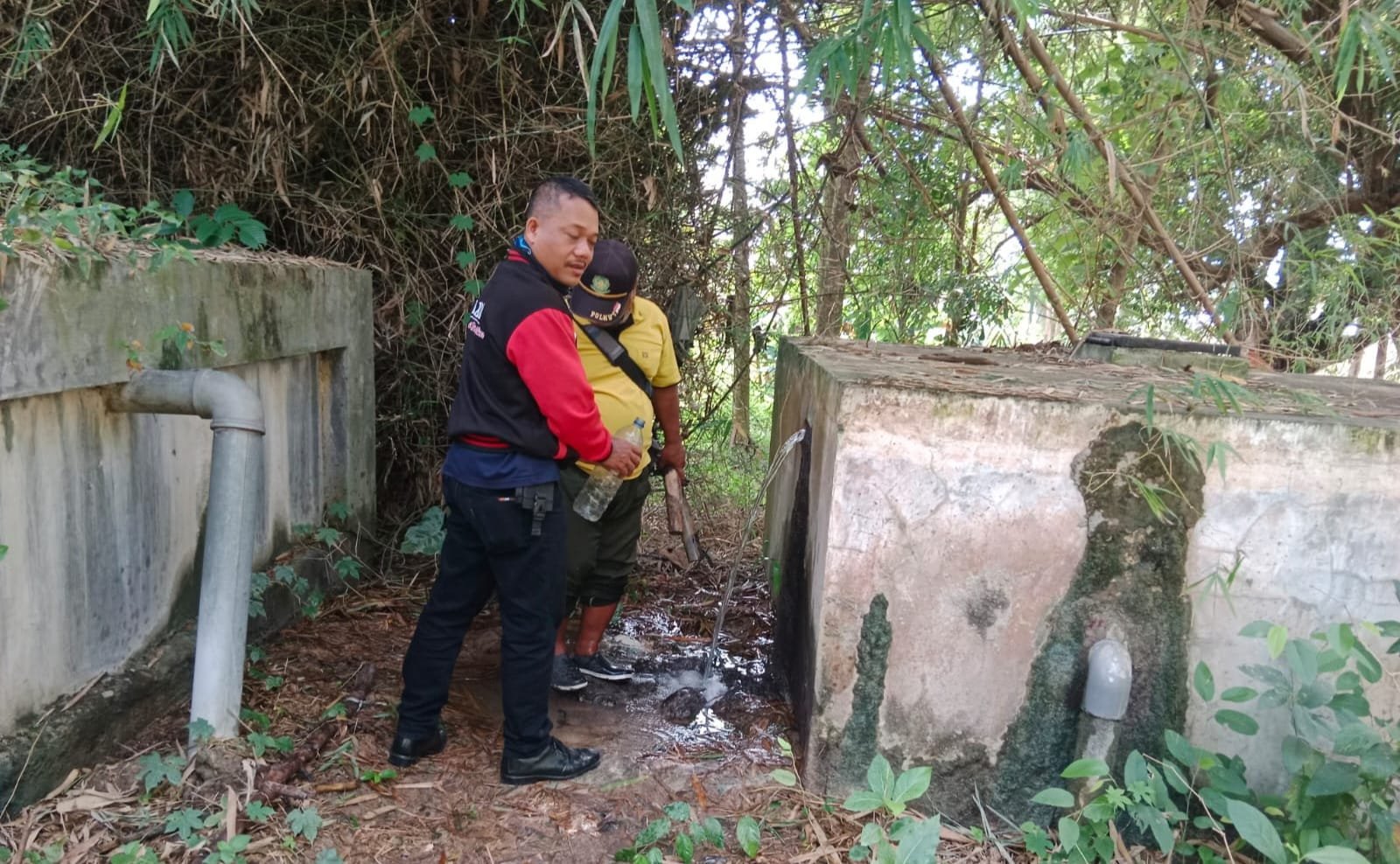 Perhutani Bersama DLH Kabupaten Mojokerto Identifikasi Sumber Mata Air Di Kawasan Hutan