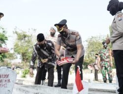 Jelang Hari Bhayangkara ke-76, Polresta Sidoarjo Ziarah dan Tabur Bunga di Makam Pahlawan