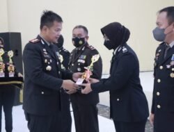 Kapolresta Sidoarjo Berikan Reward Anggota, Satfung, Polsek dan Masyarakat Berprestasi