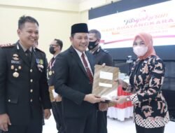 Kapolresta Sidoarjo Berikan Reward Anggota, Satfung, Polsek dan Masyarakat Berprestasi