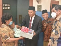 Pemkab Sidoarjo Bantu Pengobatan Balita Terkena Tumor Mata, Wabup Minta Dinkes Kawal Pengobatannya