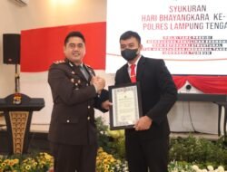 Usai Upacara Hari Bhayangkara Ke 76, Kapolres Lampung Tengah Giat Syukuran Dan Penghargaan