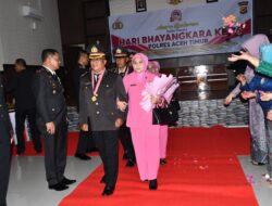 Upacara Pedang Pora Antarkan Anggota Polres Aceh Timur Masuki Purna Bhakti
