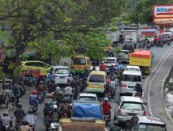 Agustus Digarap, Kemacetan Di Pertigaan Jalan Bangah Aloha Sidoarjo Segera Terurai