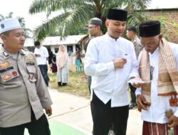 Kapolres Aceh Timur Serahkan Dua Hewan Qurban ke Dayah Baitul Huda