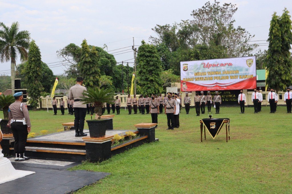 Polres Way Kanan Gelar Upacara Sertijab Kasat Intelkam