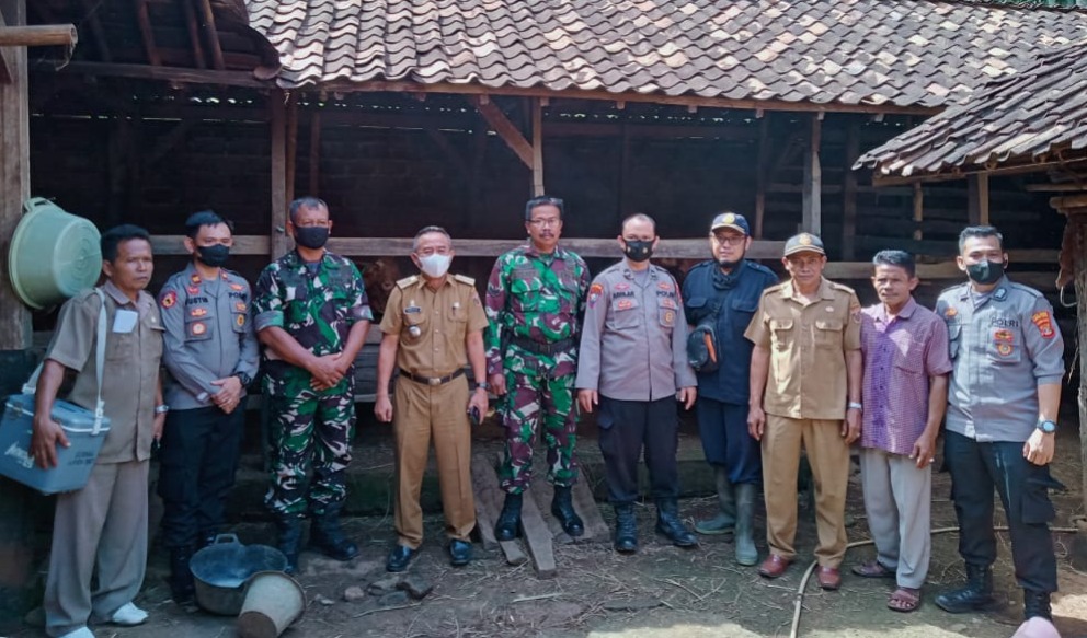 Polres Lampung Tengah Dampingi Penanggulangan PMK