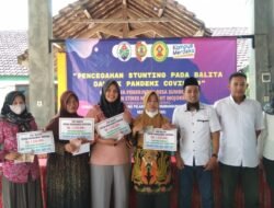 Babinsa Koramil Bangsal Dampingi Penyerahan Bantuan PMT Untuk 4 Posyandu