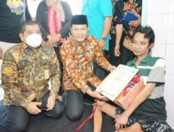 Sambangi Warganya Yang Menderita Kelumpuhan, Pemkab Sidoarjo Memberikan Perhatian Lebih