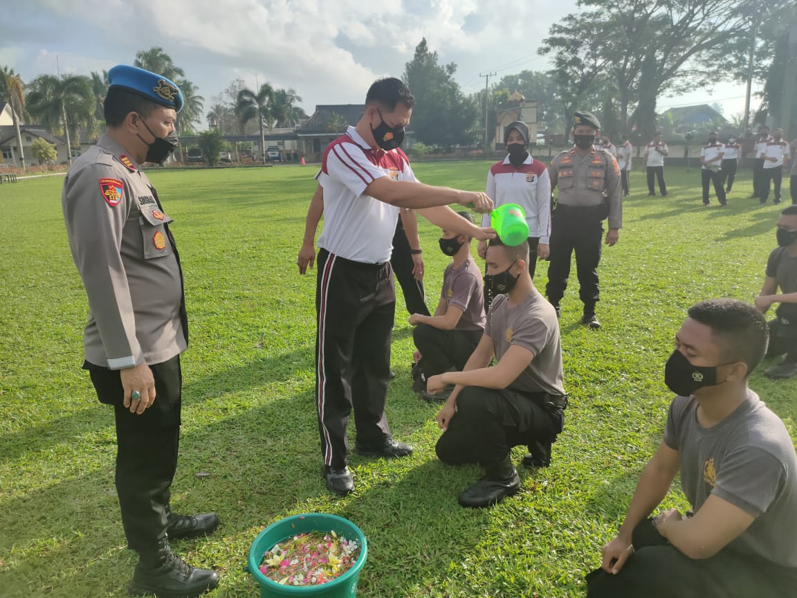Polres Lampung Timur Terima 10 Orang Bintara Remaja
