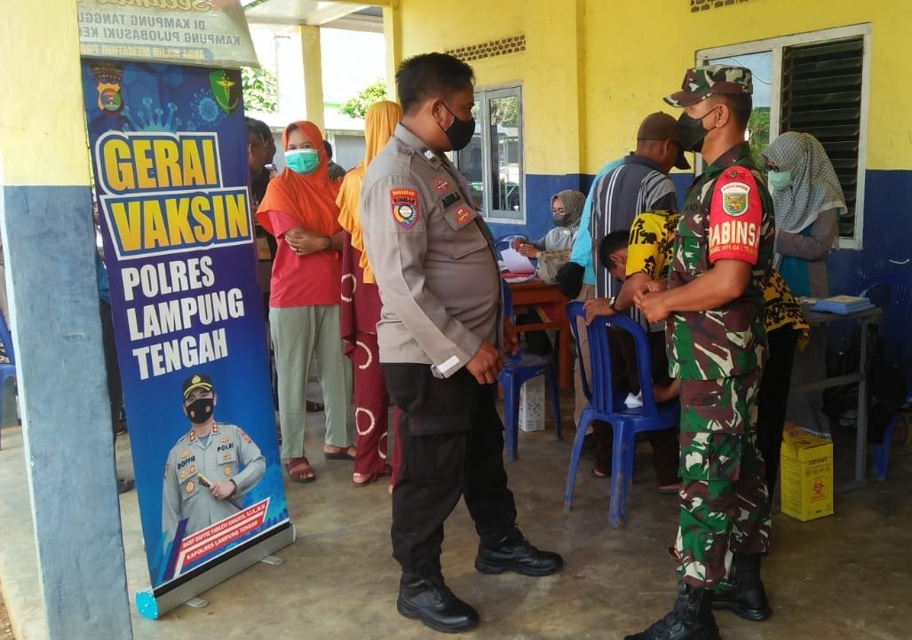 Polres Lampung Tengah Gelar Vaksinasi Massal Gratis di Balai Kp. Pujo Basuki