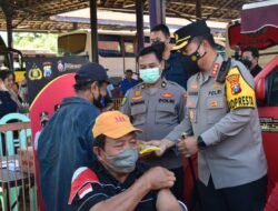 Kapolresta Sidoarjo Tinjau Gerai Vaksin Mobile di Terminal Purabaya