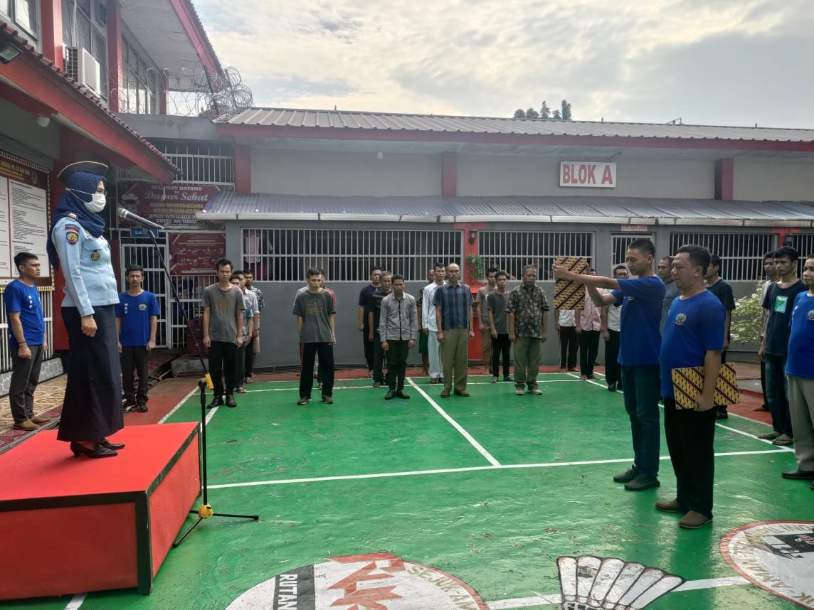 Perdana, WBP Rutan Kotaagung Jadi Petugas Upacara Bendera