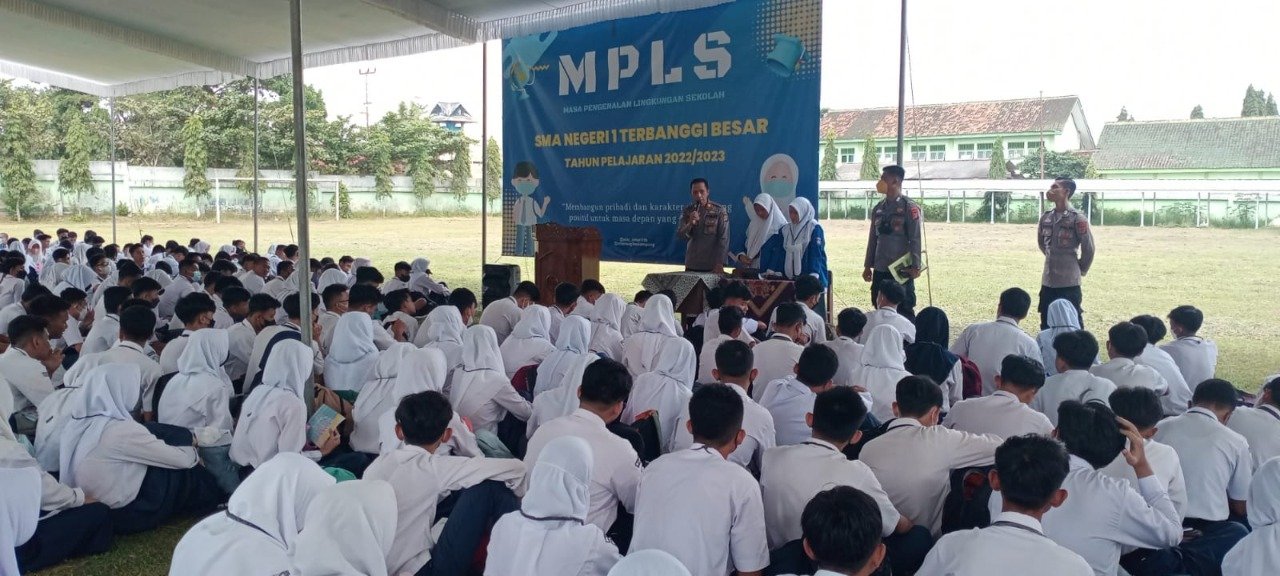 Polres Lampung Tengah Sosialisasikan Tertib Lalu Lintas di SMAN 1 Terbanggi Besar