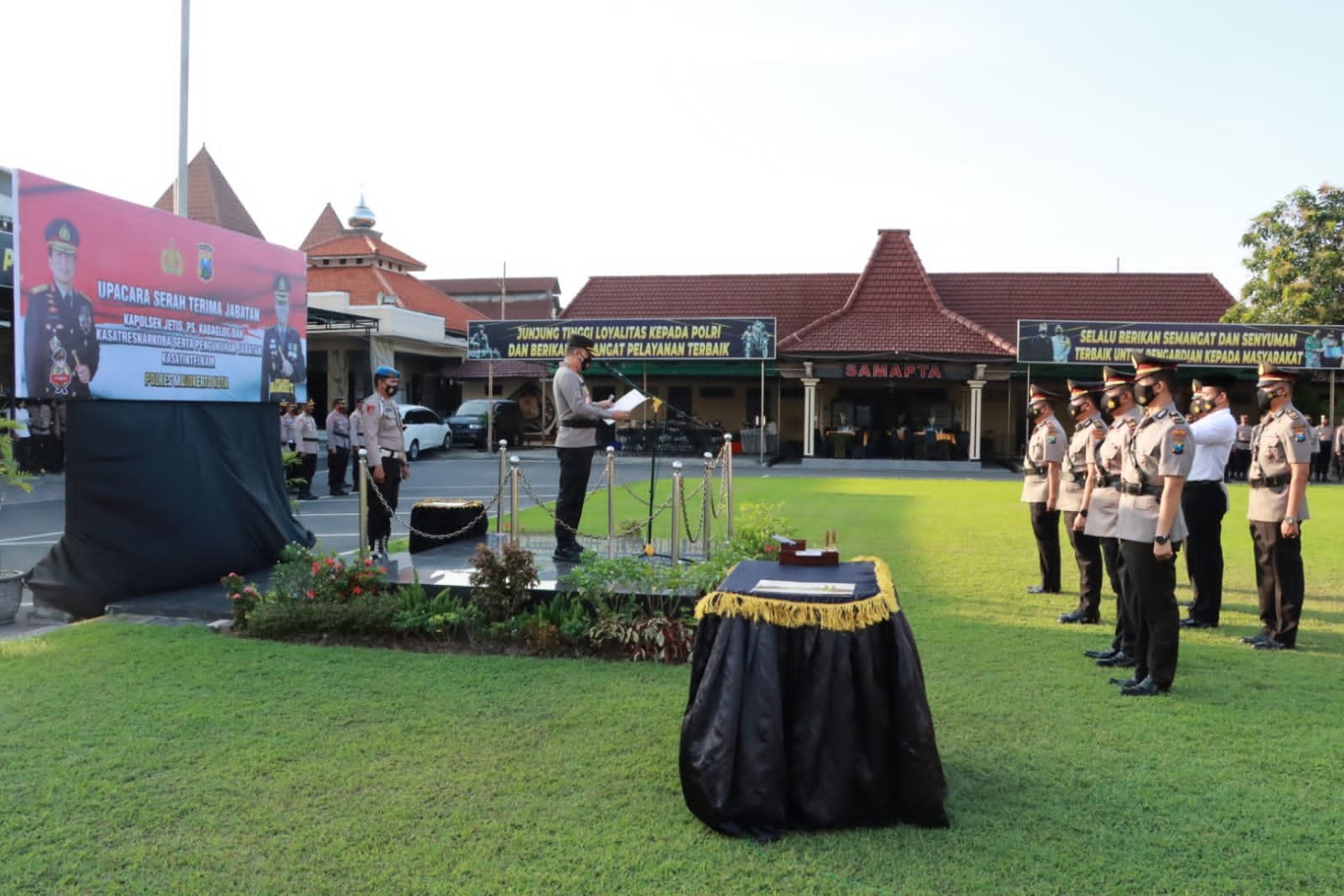 Kapolresta Mojokerto Pimpin Sertijab Pejabat Utama dan Kapolsek Jetis