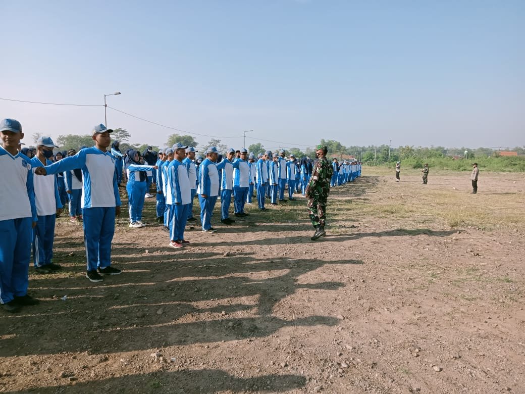 Pos Ramil Mojoanyar Bekali Siswa Baru SMPN 2 Mojoanyar dan SMKN 1 Mojoanyar Wasbang dan Kedisiplinan