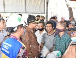 Begini Cara Gus Muhdlor Rangkul Pedagang yang Kena Imbas Pelebaran Jalan Pertigaan Bangah Aloha