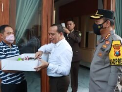 Polresta Sidoarjo Beri Kejutan Pagi untuk Kajari