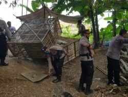 Arena Sabung Ayam Trowulan Dibakar Petugas