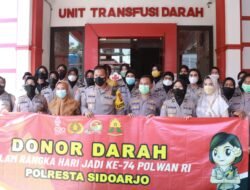 Sambut HUT ke-74, Polwan Sidoarjo Donorkan Darah
