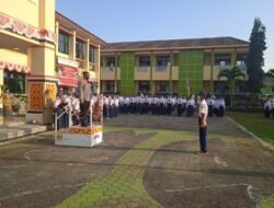 Jadi Irup Upacara di SMPN 11 dan SMPN 37 Ketapang Panjang, Kapolsek Panjang : Bijaklah Menggunakan Media Sosial