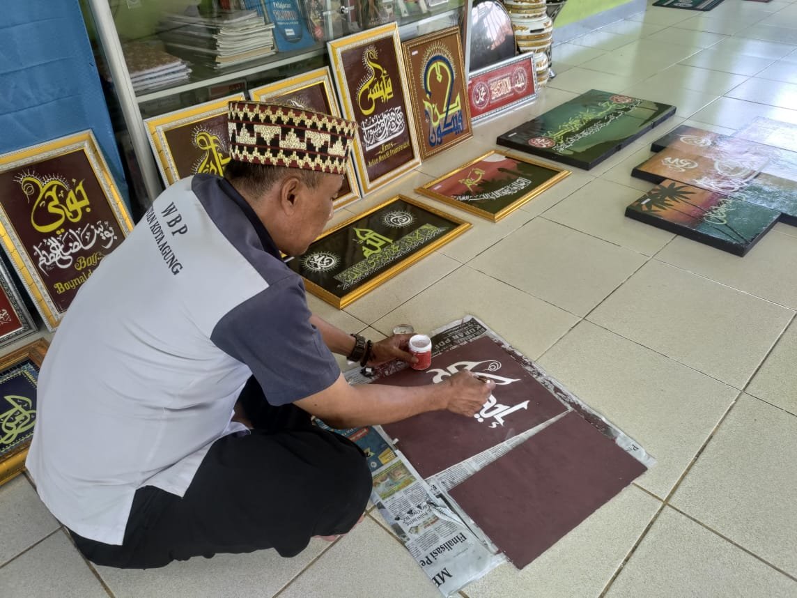 Seni Kaligrafi, Ekspresi Potensi Diri Dari Balik Jeruji Rutan Kota Agung