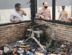 Polsek Talang Padang Identifikasi Kebakaran Rumah di Pekon Sukamerindu
