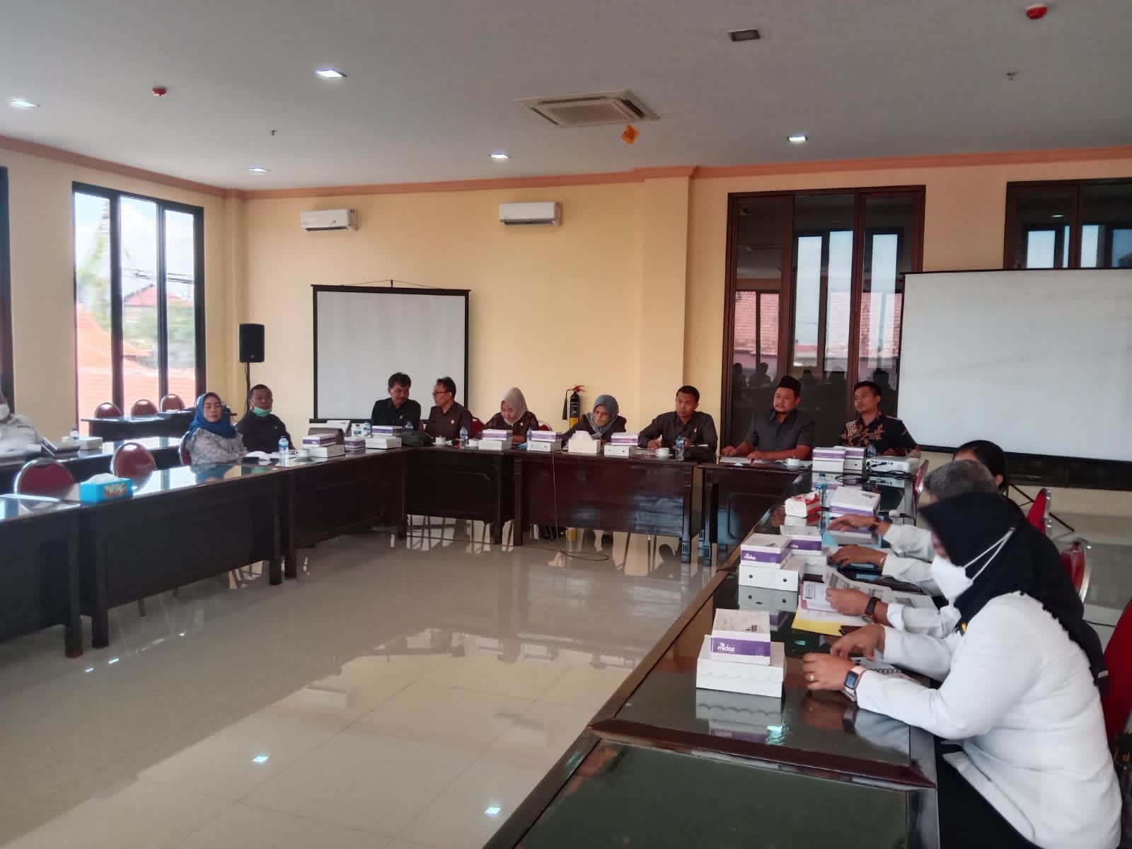 Bahas KUA PPAS 2023, Komisi II DPRD Kabupaten Mojokerto Hearing dengan Leading Sector