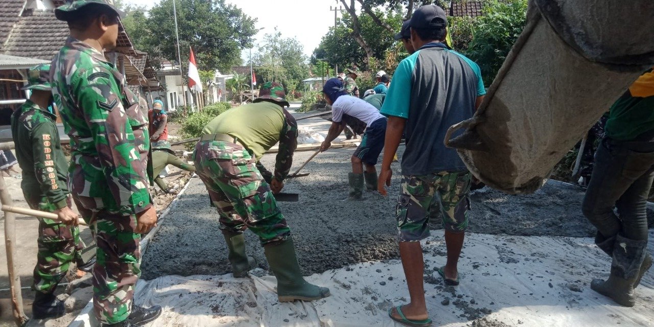 TMMD Imbangan Ke–114 Mojokerto, Target Satgas Hari Ini Tuntaskan Jalan Lingkungan Pringwulung