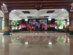 Jelang Malam Puncak Gebyar Harmoni Nusantara, Perwakilan Polres Mojokerto Genjot Latihan