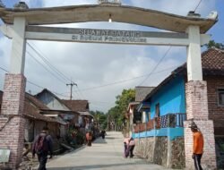 Satgas TMMD Ke-114 Mojokerto, Tuntaskan Rabat Beton Jalan Dusun Pringwulung