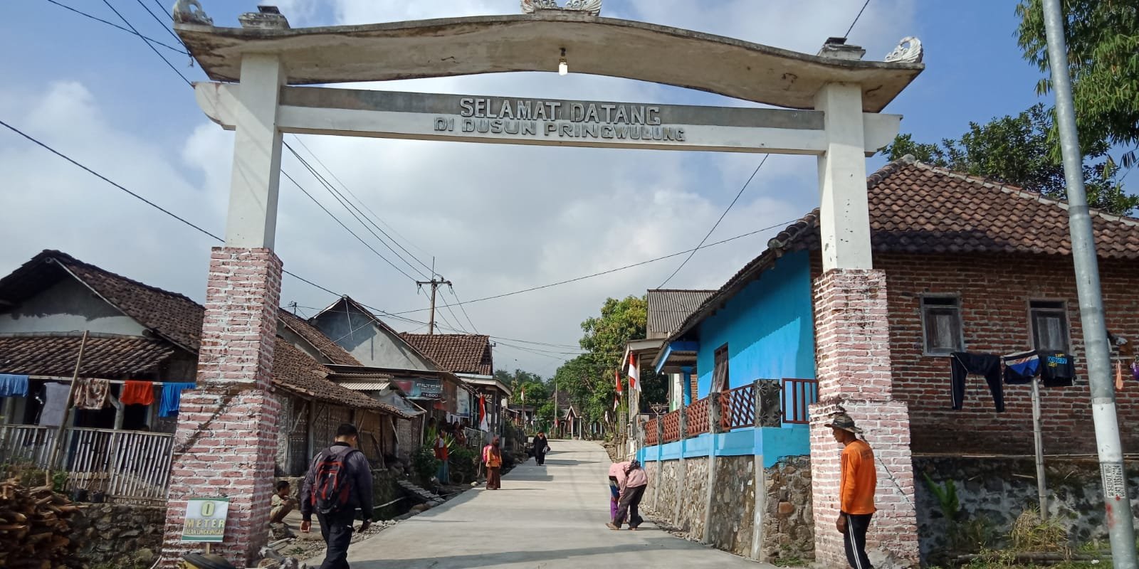 Satgas TMMD Ke-114 Mojokerto, Tuntaskan Rabat Beton Jalan Dusun Pringwulung