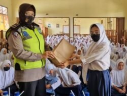 Polwan Polres Lampung Tengah Goes to School